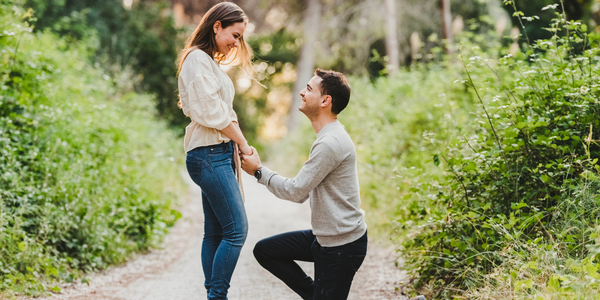 Man proposing to his girlfriend