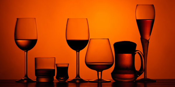 10 Tips for a Cocktail Party: Drinks, Glassware, and Garnishes